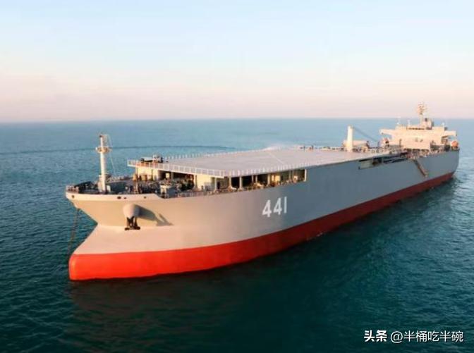 据说伊朗刚宣布，封锁霍尔木兹海峡，不让一滴油运输出去！美国和以色列空军就已经摧毁