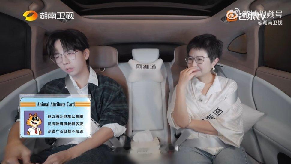 小时候逼着学的爱好长大变有用了胡夏小时候被爸爸逼学钢琴满是抵触，后来想重拾却被工