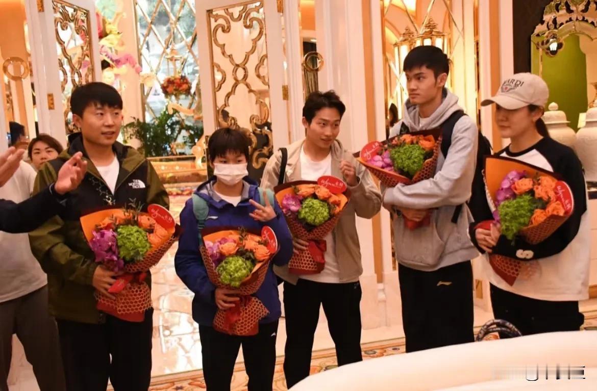 澳门朋友吃太好了吧
奥运冠军又来参加活动了
全红婵这是剪了个新发型吧
怎么有种梦