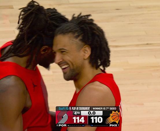 开拓者 114-110 战胜太阳！！！开拓者首轮碰马刺开拓者时隔5年重返季后赛杨