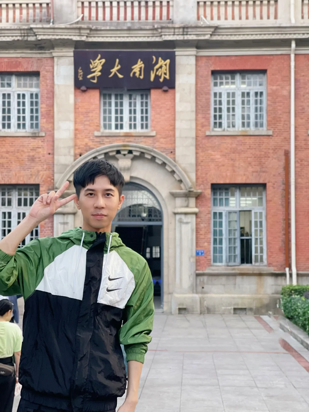 大学生爱吃！岳麓山脚下的美食一条街
