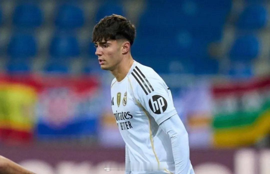 罗马诺发推：阿森纳正密切关注皇马新星巴尔德佩尼亚斯，他是枪手考察名单中的目标之一