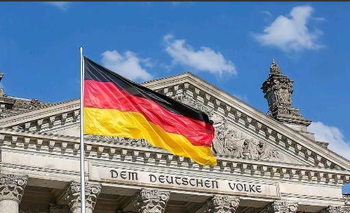 德国内部这一次对美国空前强硬，但德国总理默茨对美国则有点软！1月19日，面对特朗