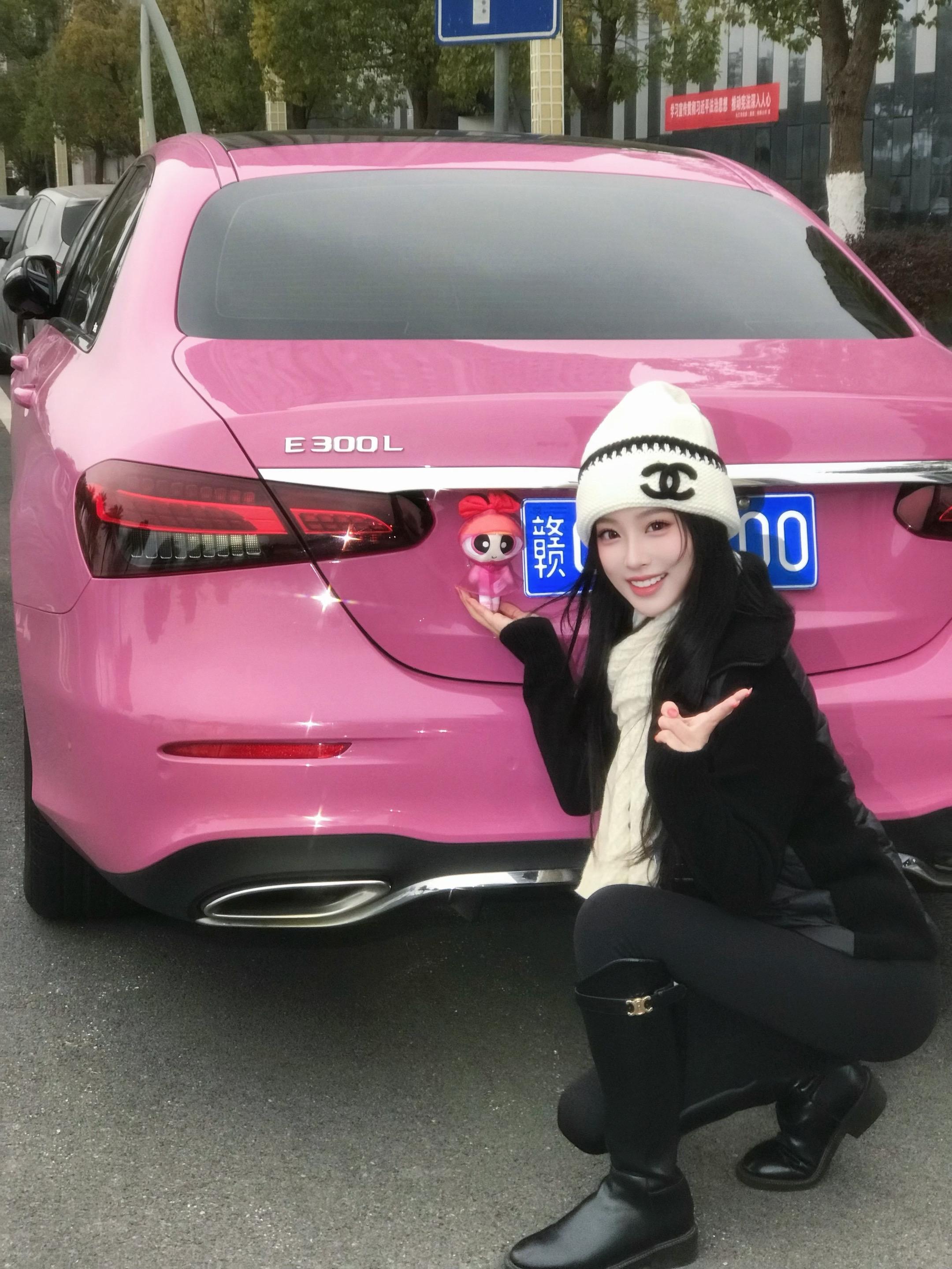 我没摸过方向盘 你敢坐我的副驾吗^>៸៸៸៸<^