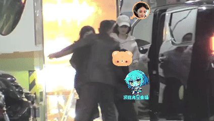 赵丽颖带想想剧组探班  赵丽颖带儿子想想探班  赵丽颖带儿子“想想”去剧组探班，