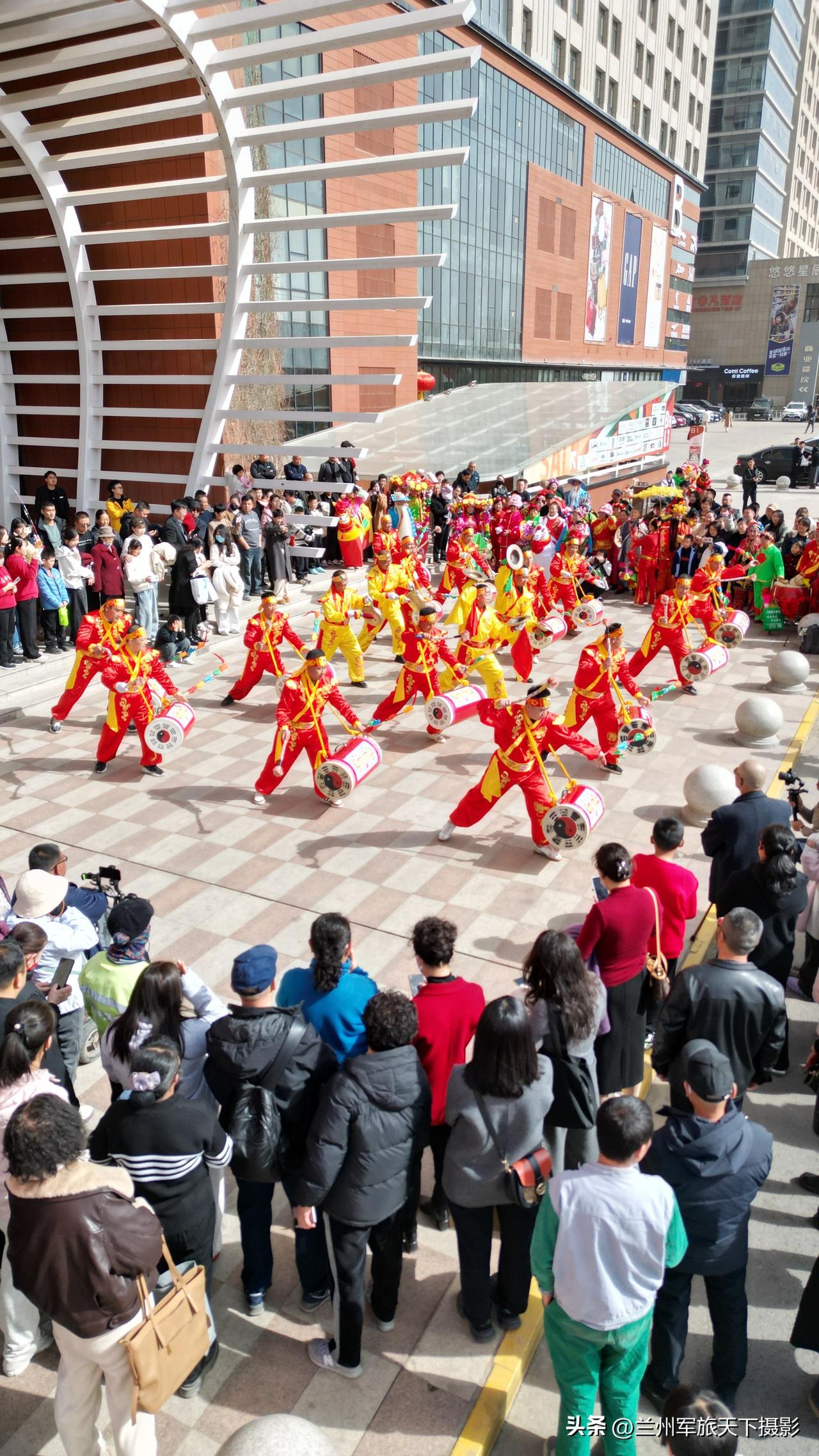 远离无德之辈，坚守交往底线
有朋友问我，遇到无德之人该如何与之交往？针对这个问题