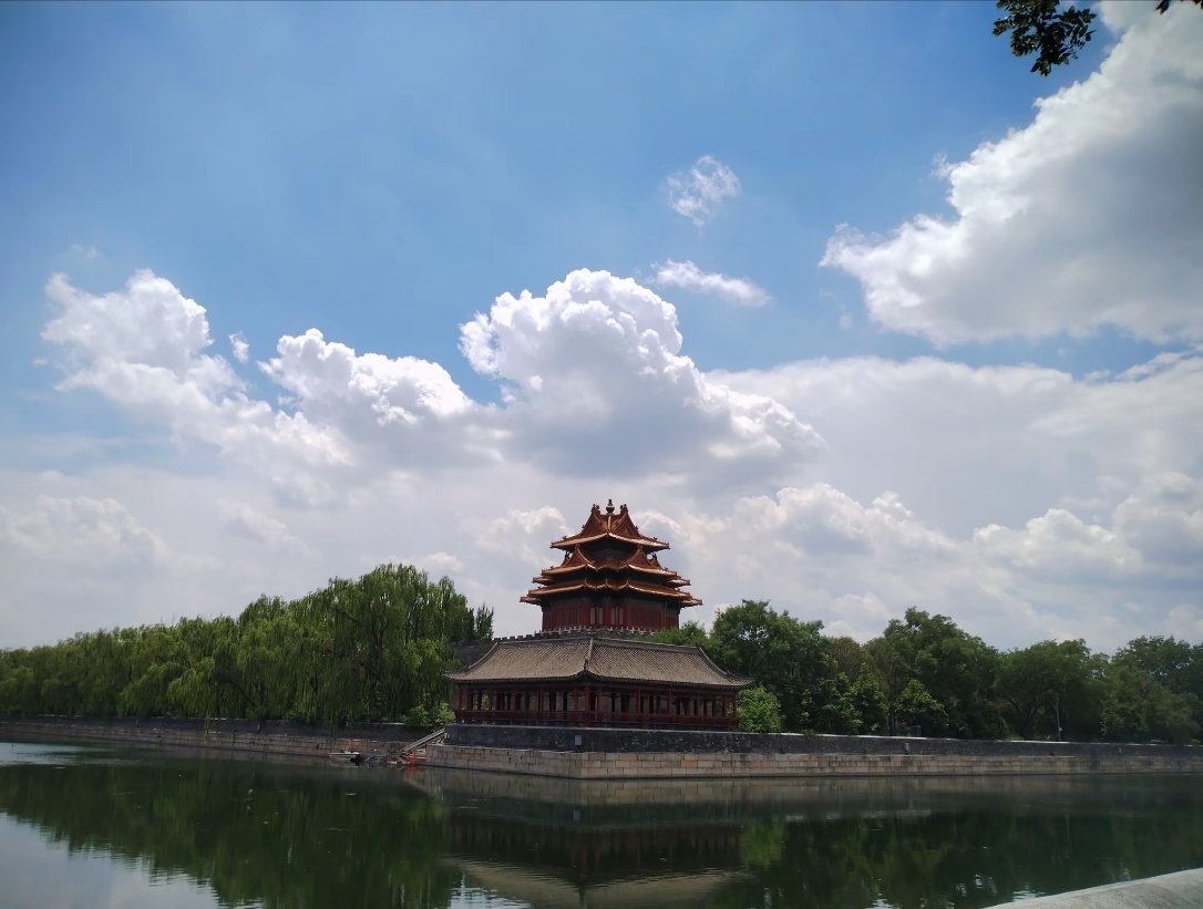 早安北京这几天天气超好云朵超好看早晚也很凉爽还时不时下点小雨晚上睡觉不用空调 开