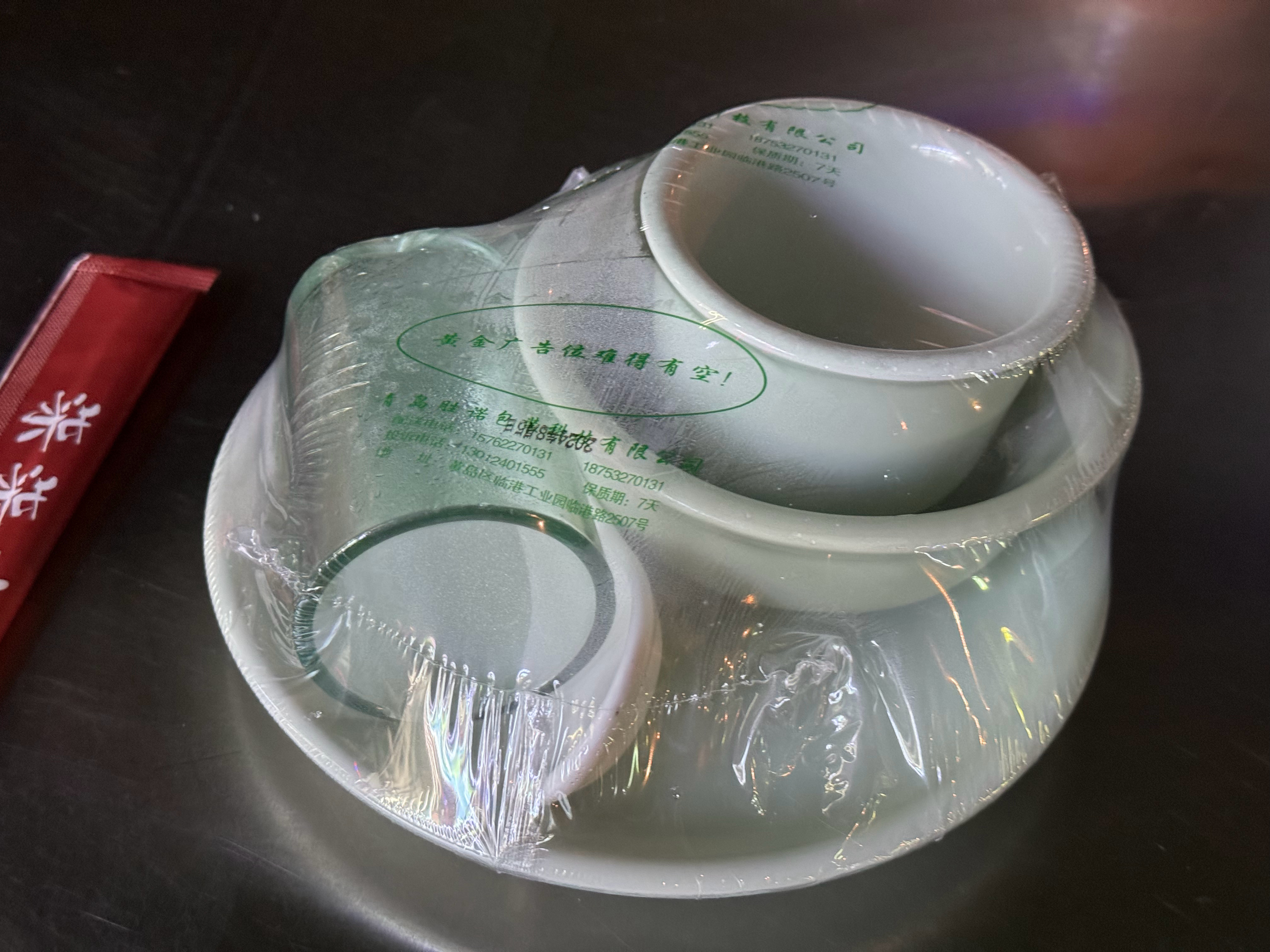 烧烤摊这种餐具收费合理吗[思考] ​​​