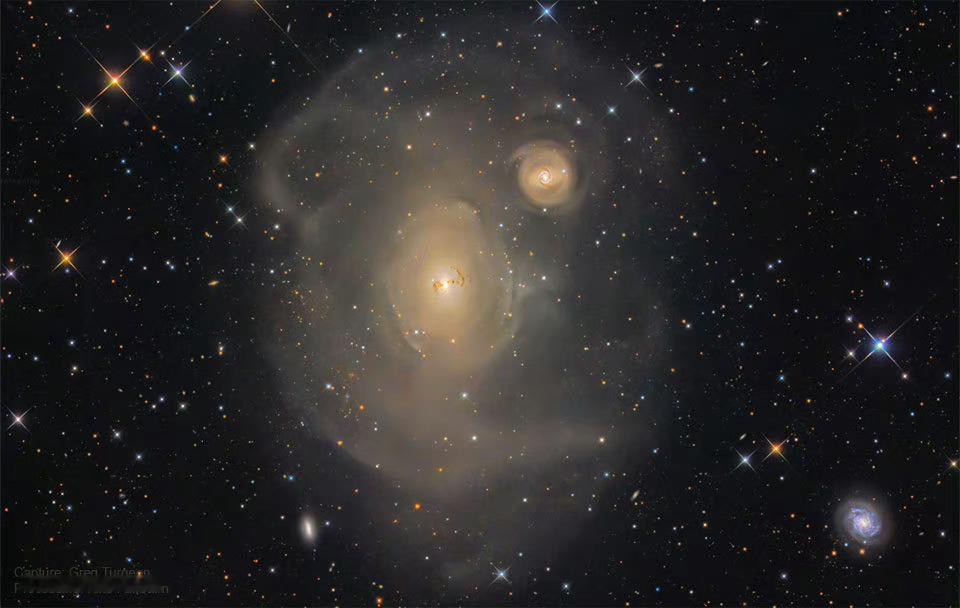 #每天一天文图# NGC 1316：星系碰撞之后 ​​​