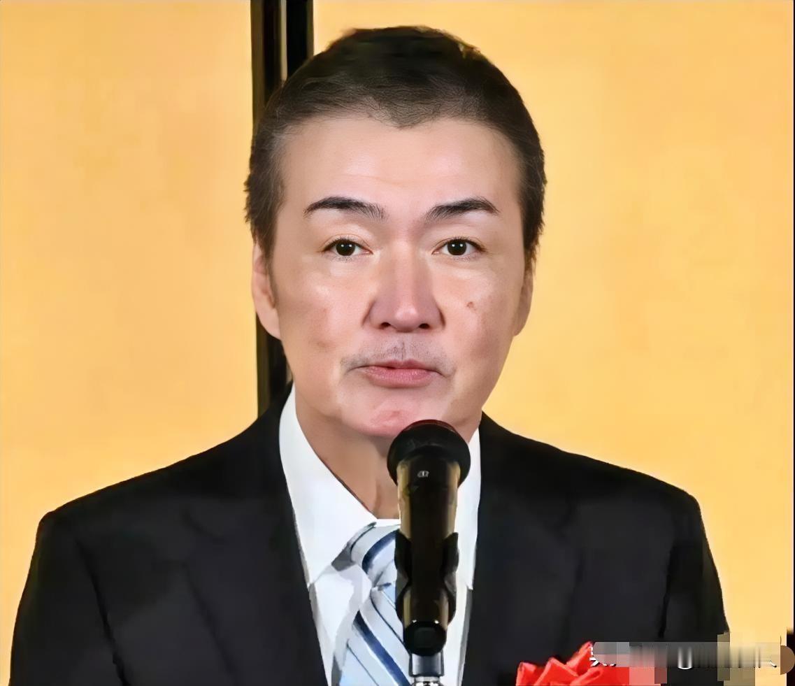 谁能想到！《解忧杂货店》根本不是一本治愈书，东野圭吾藏了太多内幕！
 
很多人青