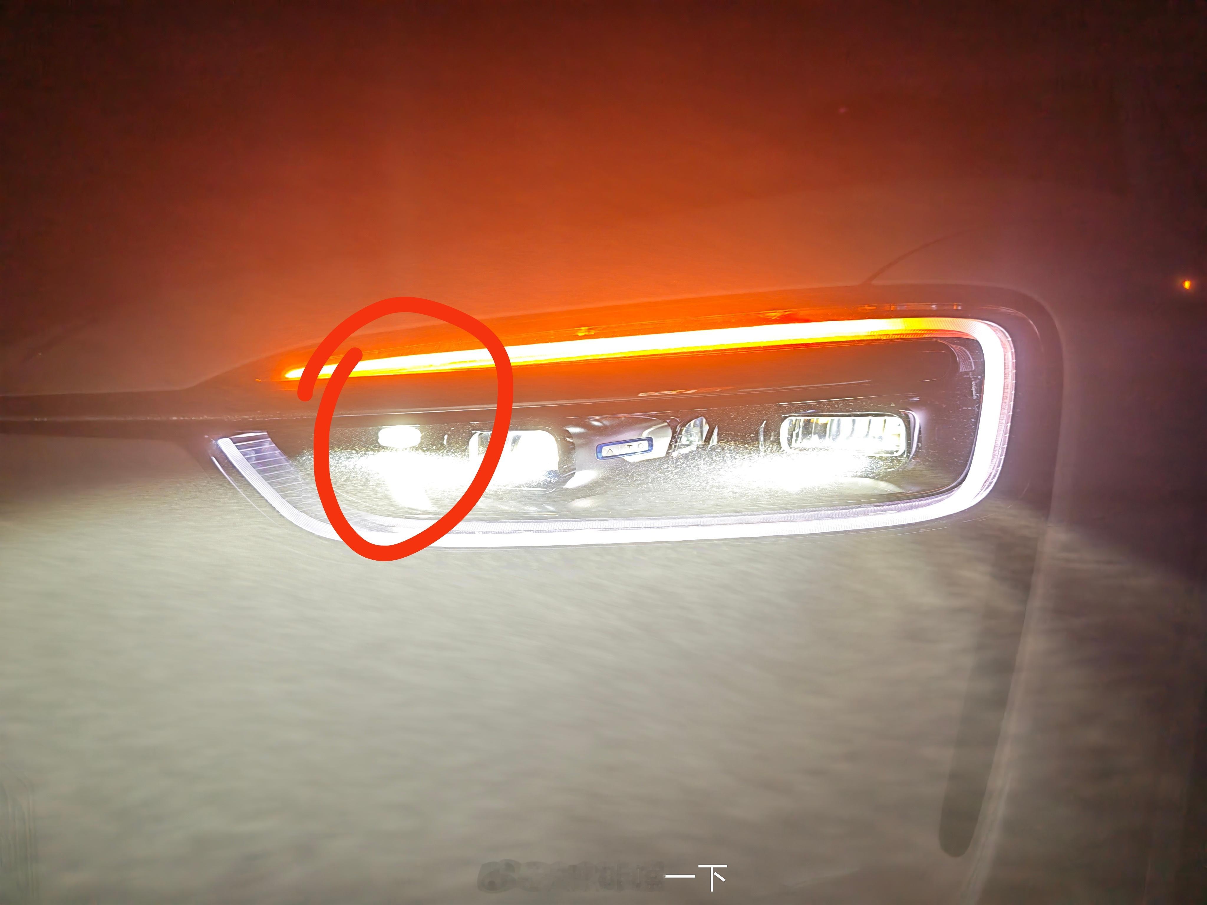 我的问界M7是有转向辅助灯，我还是自己开车发现的，但可能是觉得太微不足道，官方压