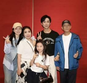 董璇再婚后的生活状态 董璇再婚后还想着女儿的感受，宁愿自己受点委屈也想保护小酒窝