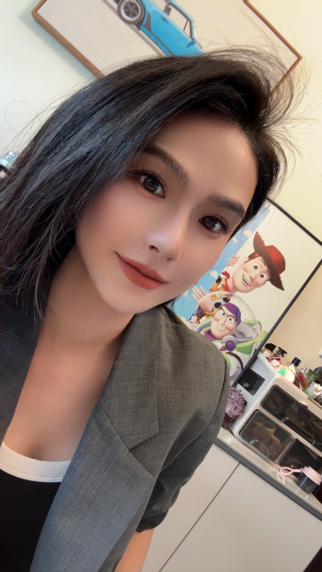 姐姐今天介个样～图3是谁在wink❤️  ​​​