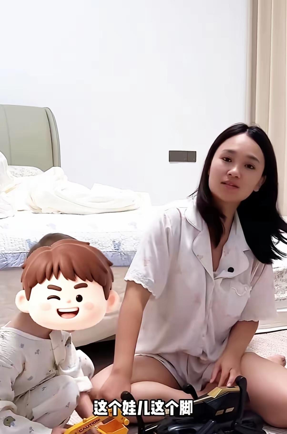 吴晓慧带小成成去看病的视频一度很吸引人注目，纷纷都夸这个后妈太好了，风向很正。今