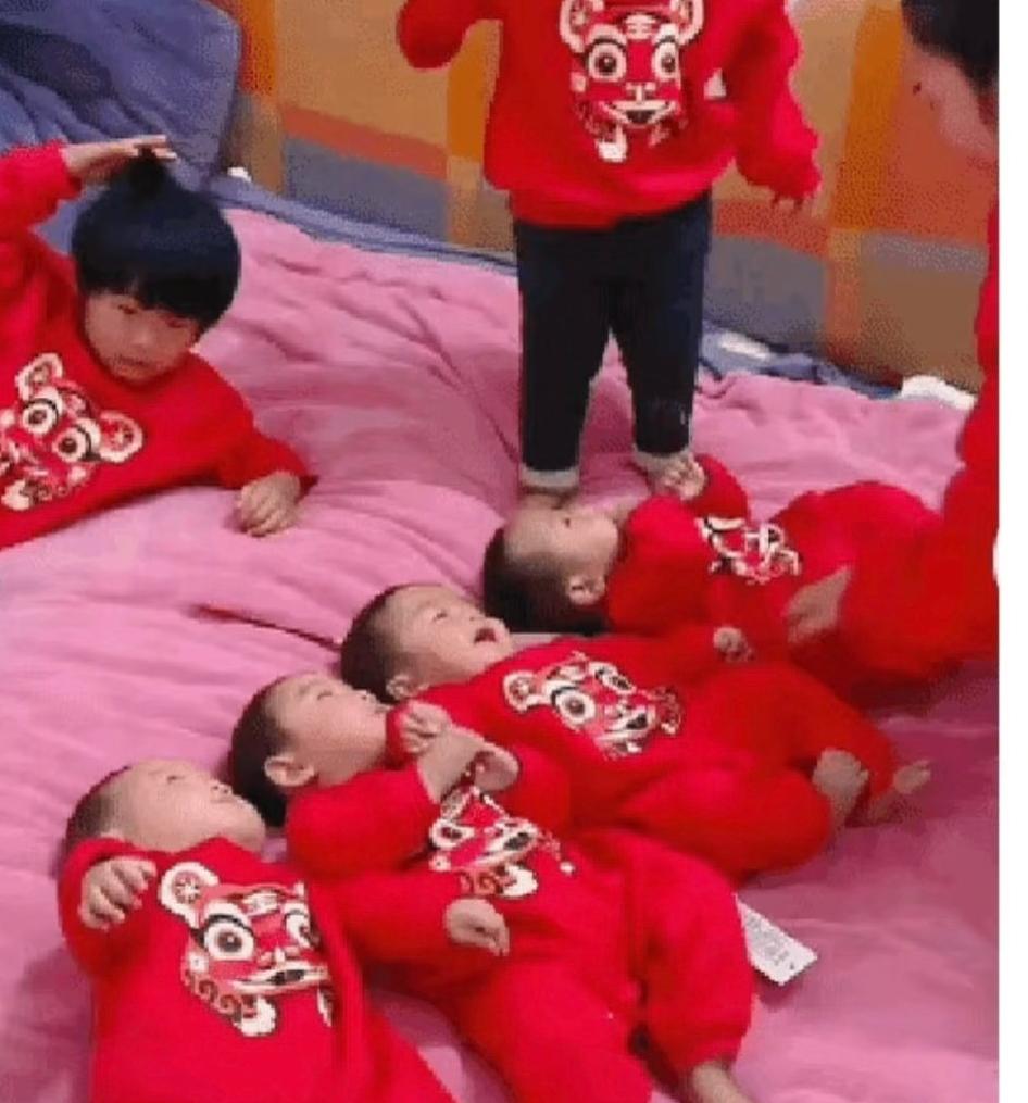 刷到个特别暖心的视频，河南一个29岁的媳妇生下了四胞胎，三儿一女凑成了两个“好”
