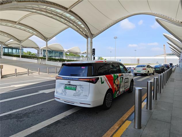 每次我开别克GL8陆尚去机场都想着要不要提前发布一个顺风车，这万一拉到一个美女我