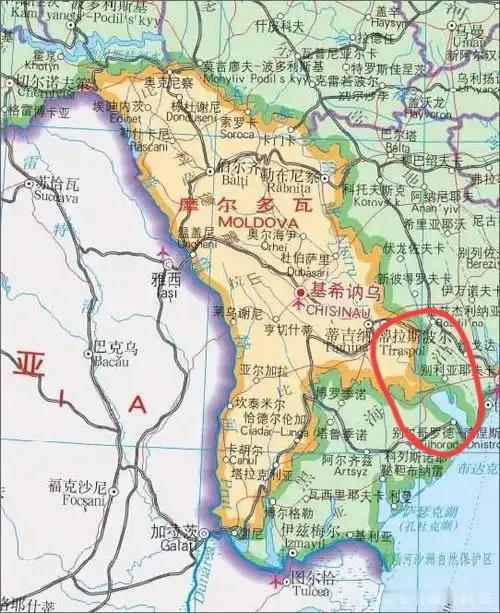 摩尔多瓦可谓世界上最憋屈的国家，在它东南角，离海岸最近的地方只有2公里！我本可以