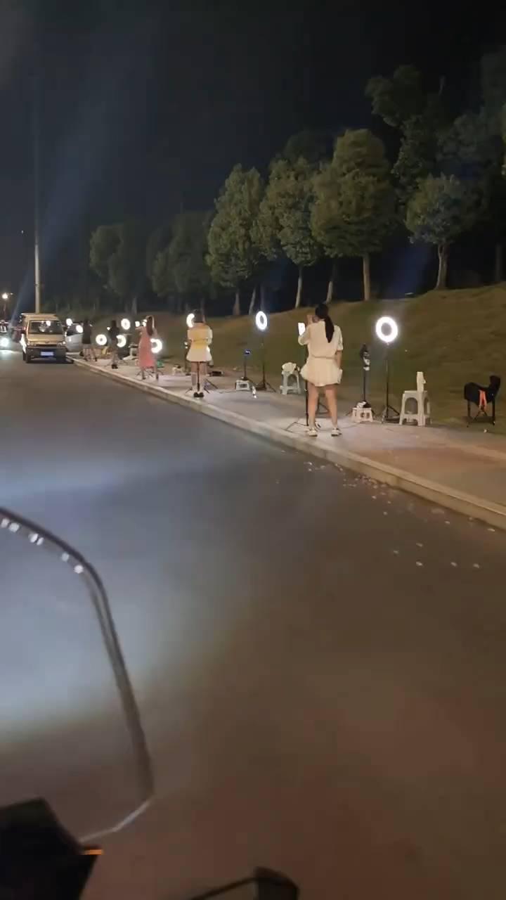 哈哈哈。