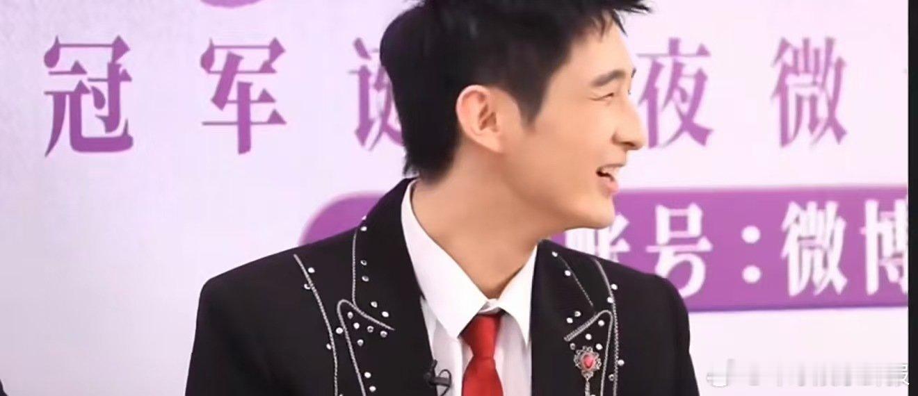 看到檀健次回复微博的反应演我声鸣远扬 声鸣远扬毕业礼探班！小危谈檀健次回复心情，