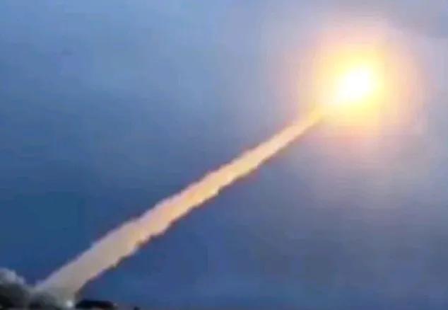 美退役中校，俄新武器或将使西方打击俄罗斯想法暂搁置
外媒消息，日前美国陆军退役中