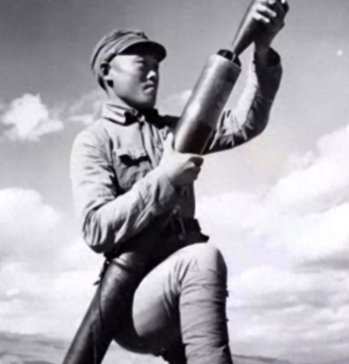1945年这场伏击战的关键，竟是那棵老榕树，陈宝柳本来在打盹，可当他看清树下日军