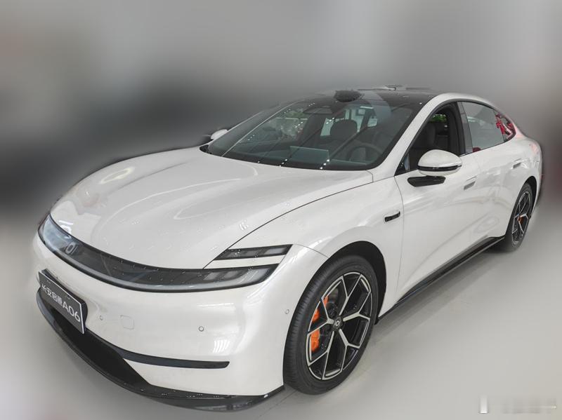 启源A06销售反馈：1，上市之前这家店日均客流5-6组，上市后到了10-12组，