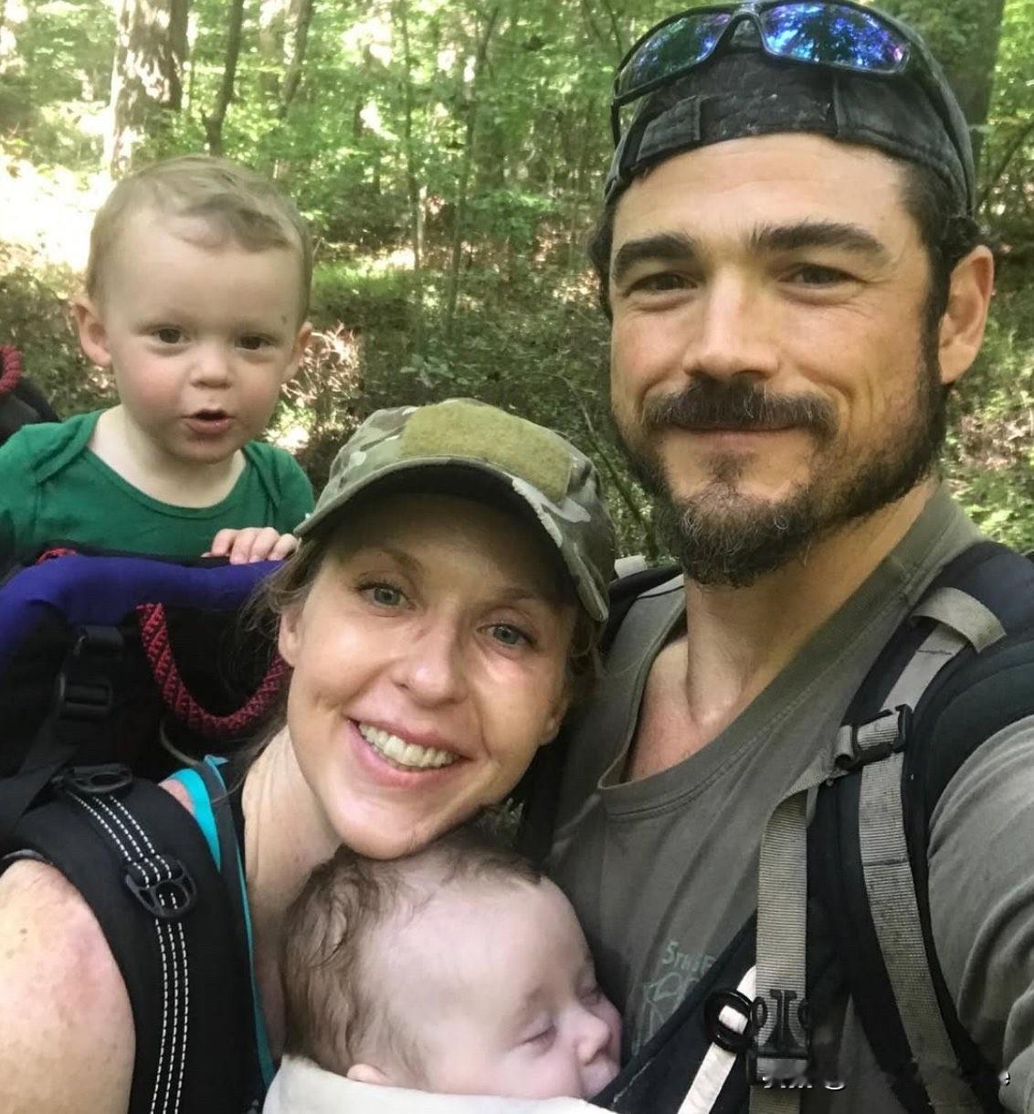 刚刚辞职的美国反恐中心主任乔·肯特的妻子死于恐怖组织伊斯兰国ISIS之手

在乔