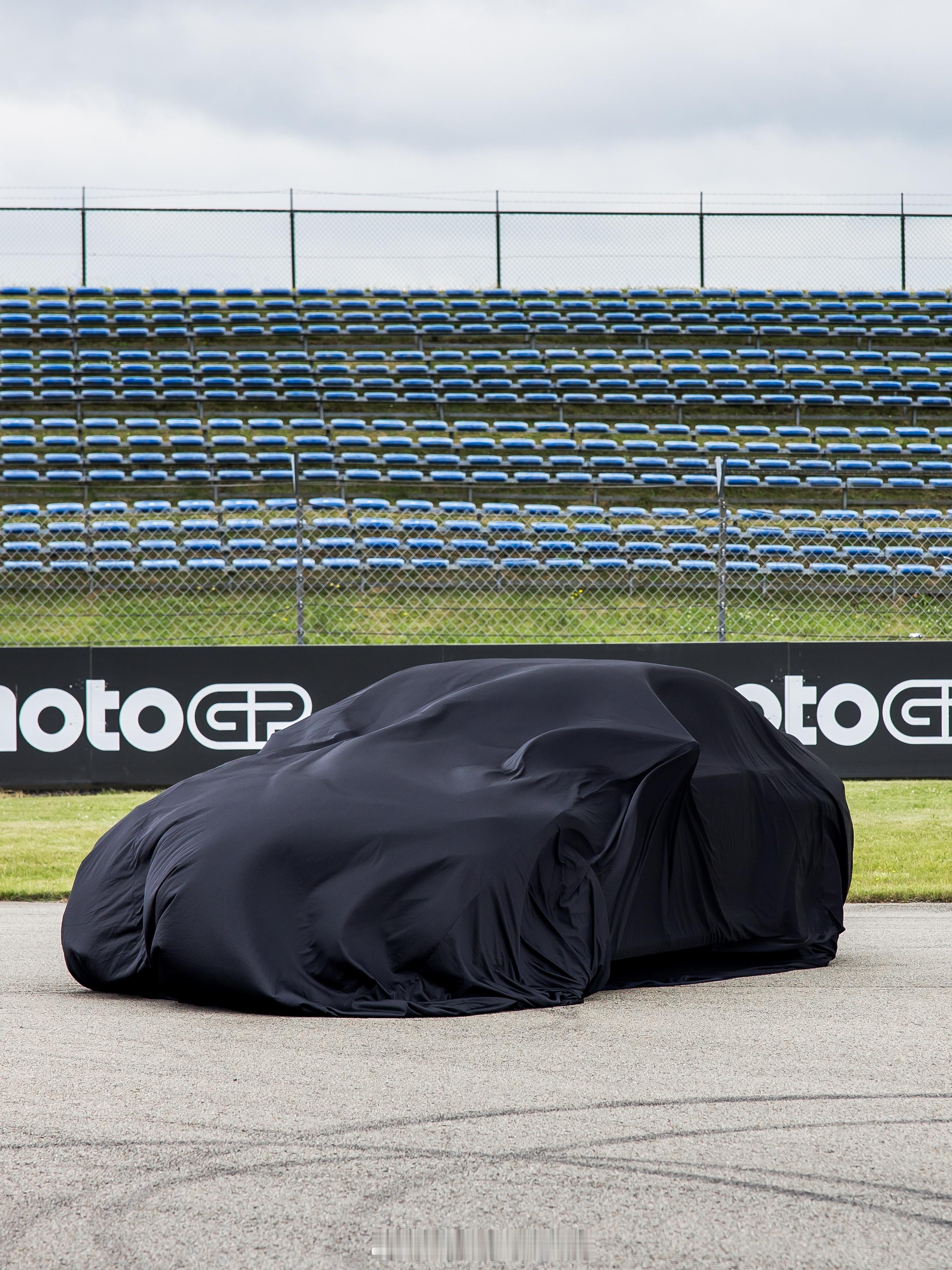 2025年MotoGP M奖：一辆BMW M2 CS！ ​​​