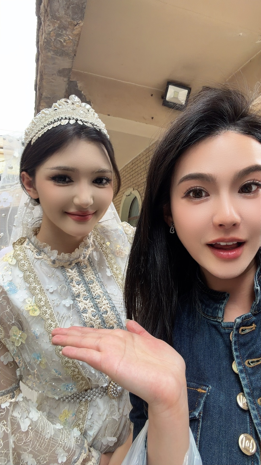 给你们看一下，真正的古丽！！不得不说啊，维吾尔族的小姐姐们“骨相”真的绝了。 