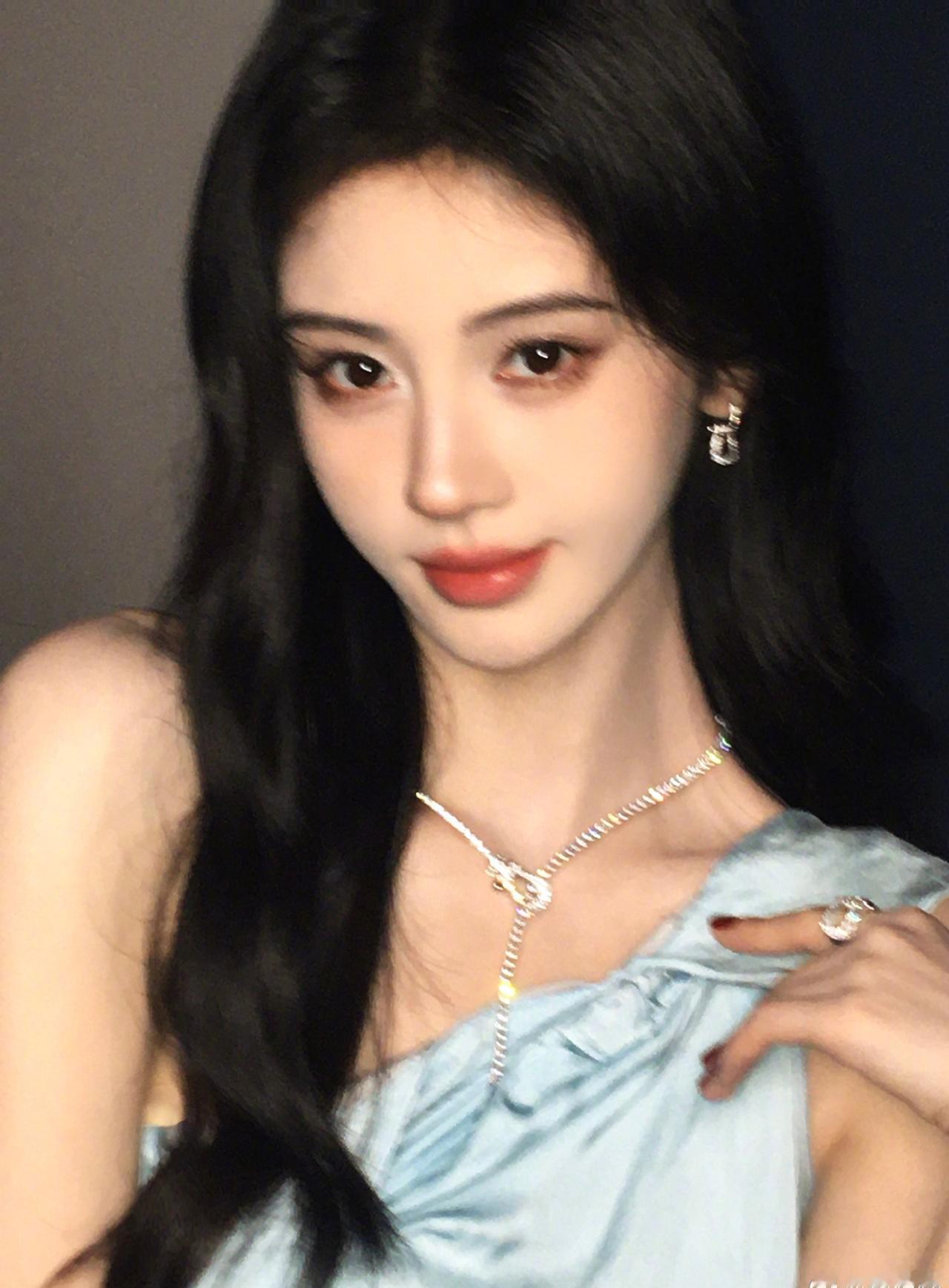 jjy鞠婧祎微博之夜投票jjy鞠婧祎幽蓝幻雾 

会有无数个昨天 明天 但不会有