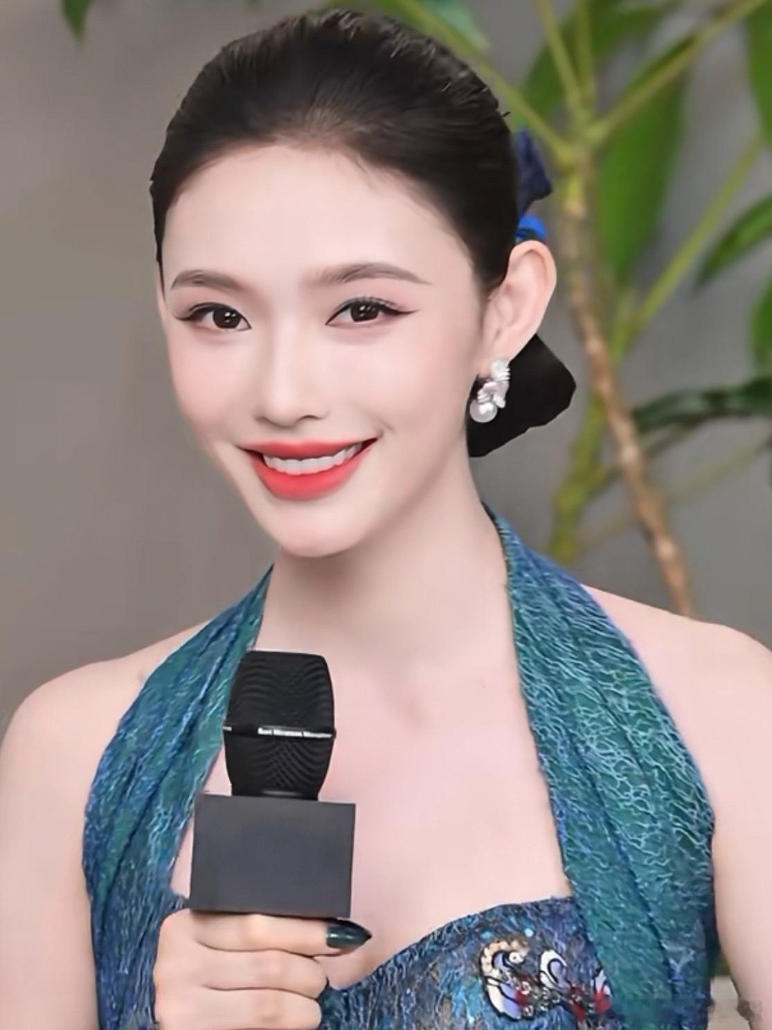 林允头是女娲用圆规画的吗 林允的头骨比例太优越！头型圆润饱满，后脑勺弧度、颅顶高