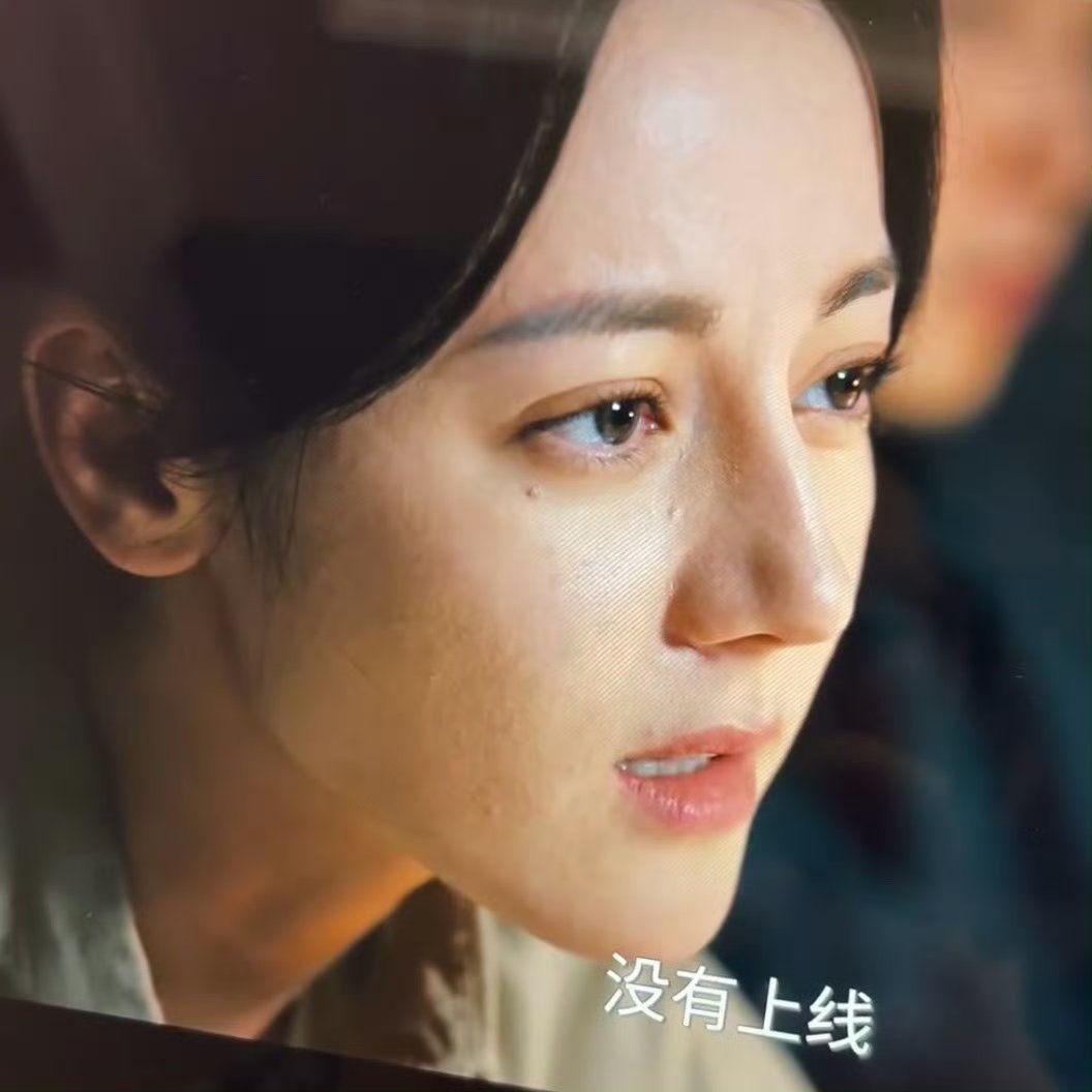 利剑玫瑰这个皮肤质感太真实了吧太真实了，真是一点滤镜也不加啊…… ​ ​​​