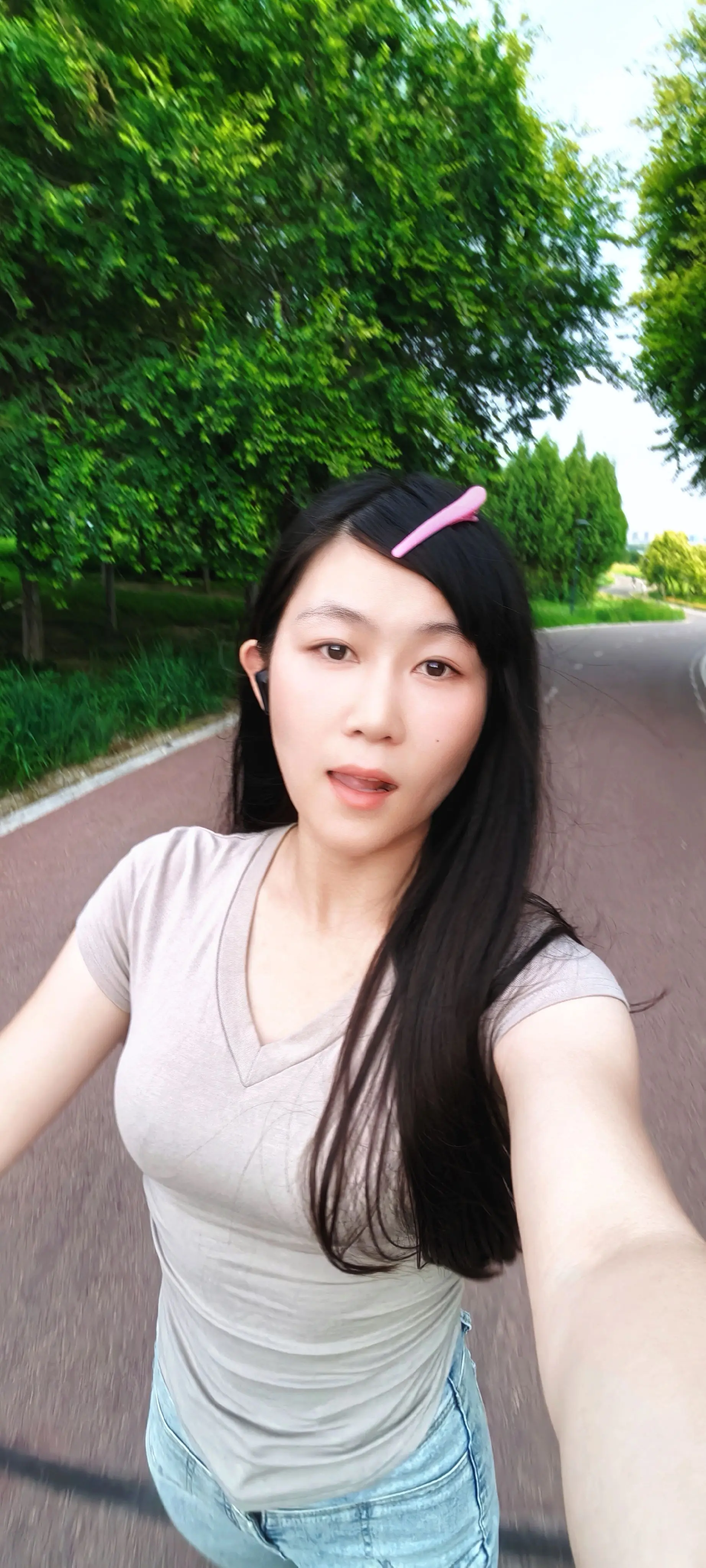 有人剪刘海吗，反正我剪坏了