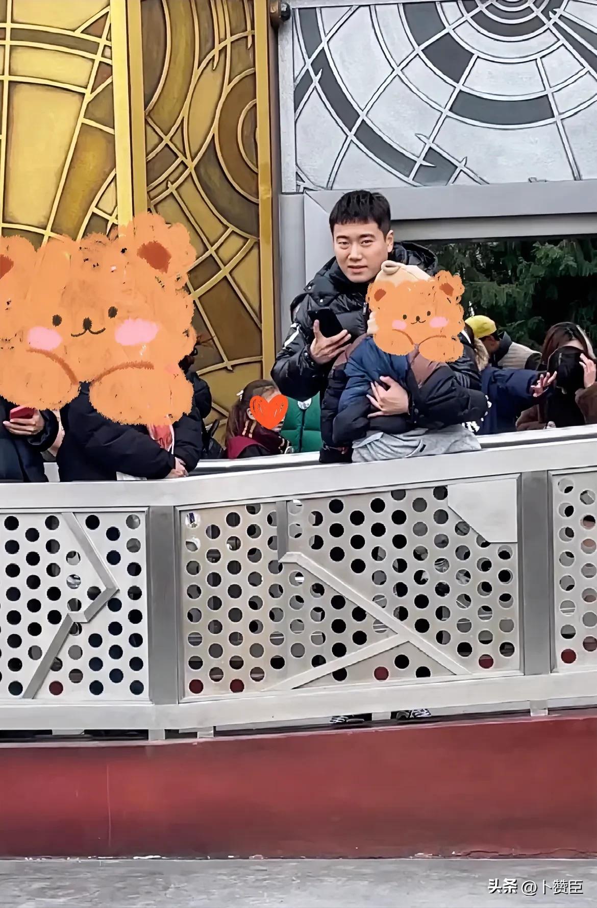 终于看见大胖带孩子了
平时感觉一点儿爹味都没有
才从成都回来就上岗带娃了哈
也是