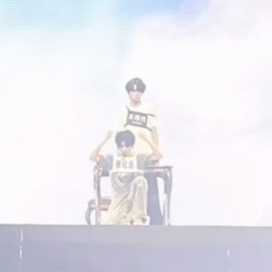 橹穆头纱把橹穆彩排头纱放出来