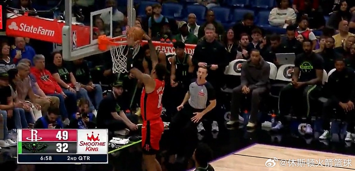 贾巴里接申京长传快攻1打0再下2分🔥火箭领先17分了火箭vs鹈鹕休斯顿火箭休斯
