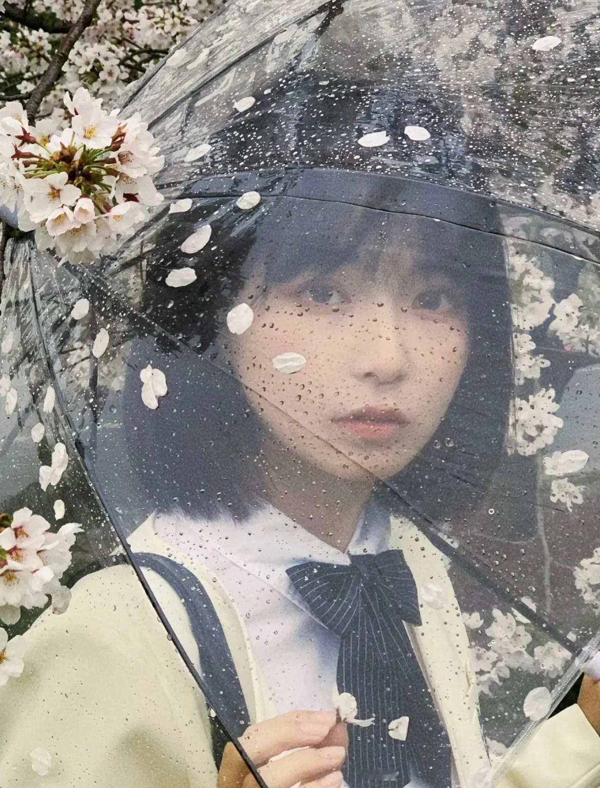 存一些下雨天的拍照姿势📸️ ​​​