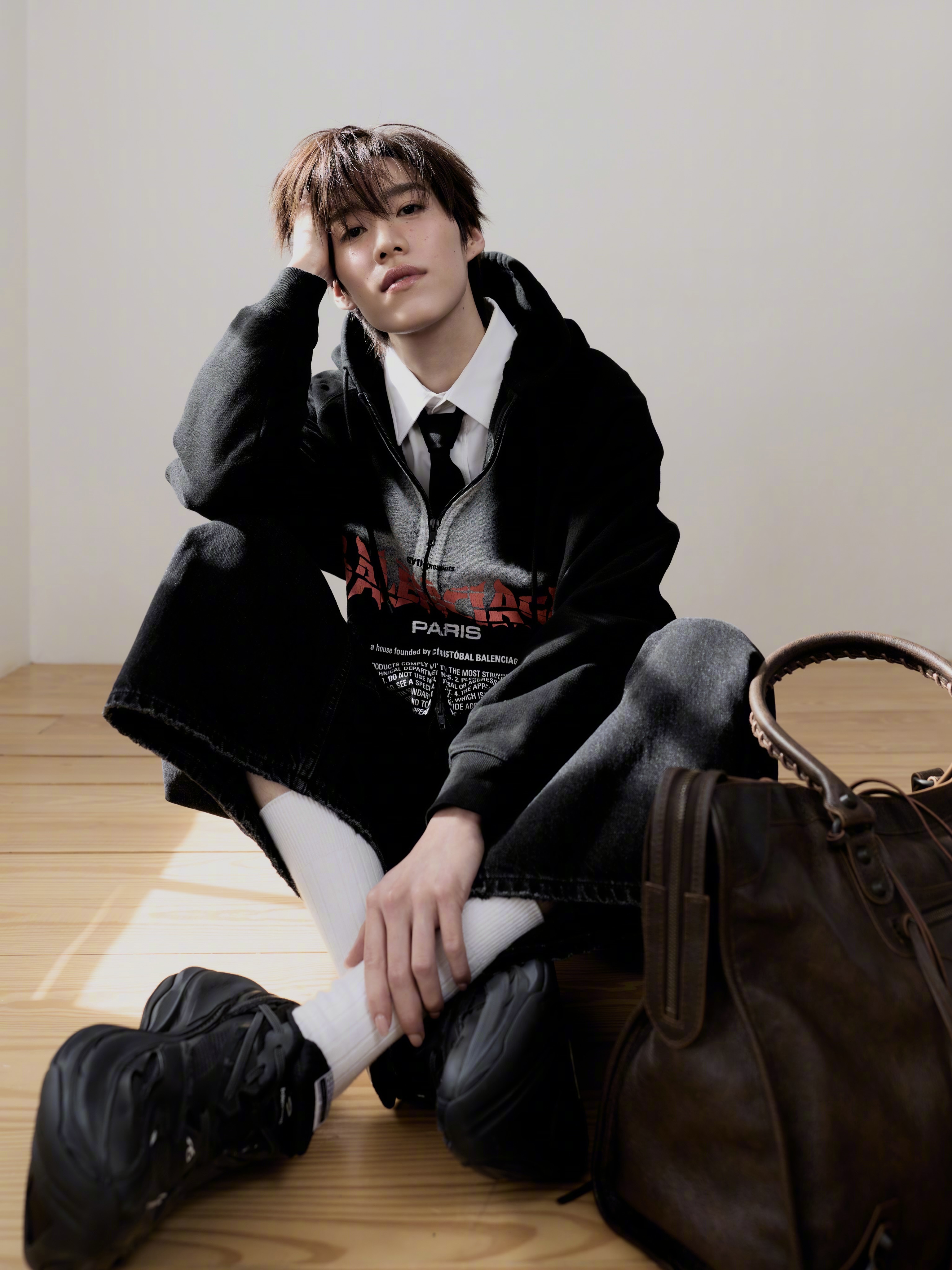 PP Krit in Balenciaga 📷  全球品牌大使堪称“劳模”，即