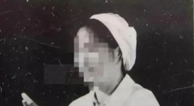 1974年，南京一名女护理在防疫站遇害后被侵犯。警方从她体内，取出几根黄而泛白的