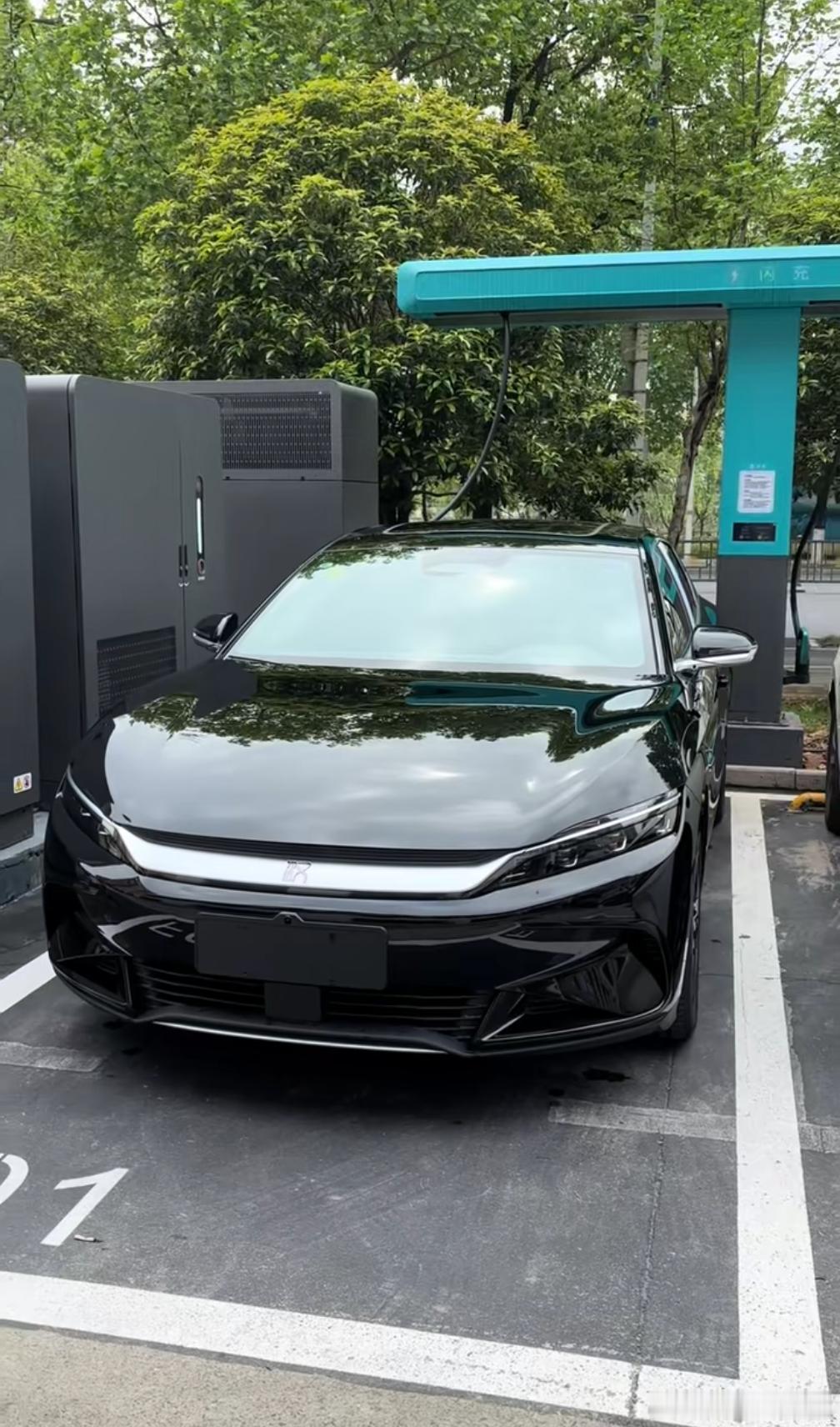 有没有一种可能，汉ev的e2.0平台能魔改到固态电池汉ev闪充版快来了，这个e2