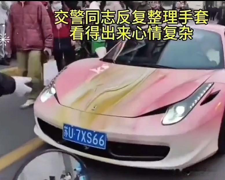 苏U －7 X S66豪车违章是怎么处理的，豪女司机还在散步吗？
      网