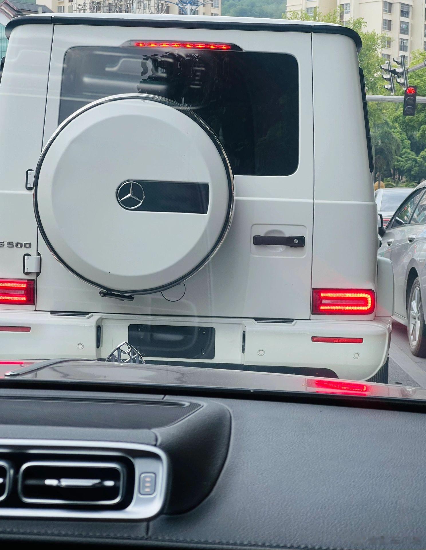 白色大G确实不多见，不过依旧帅气！ ​​​