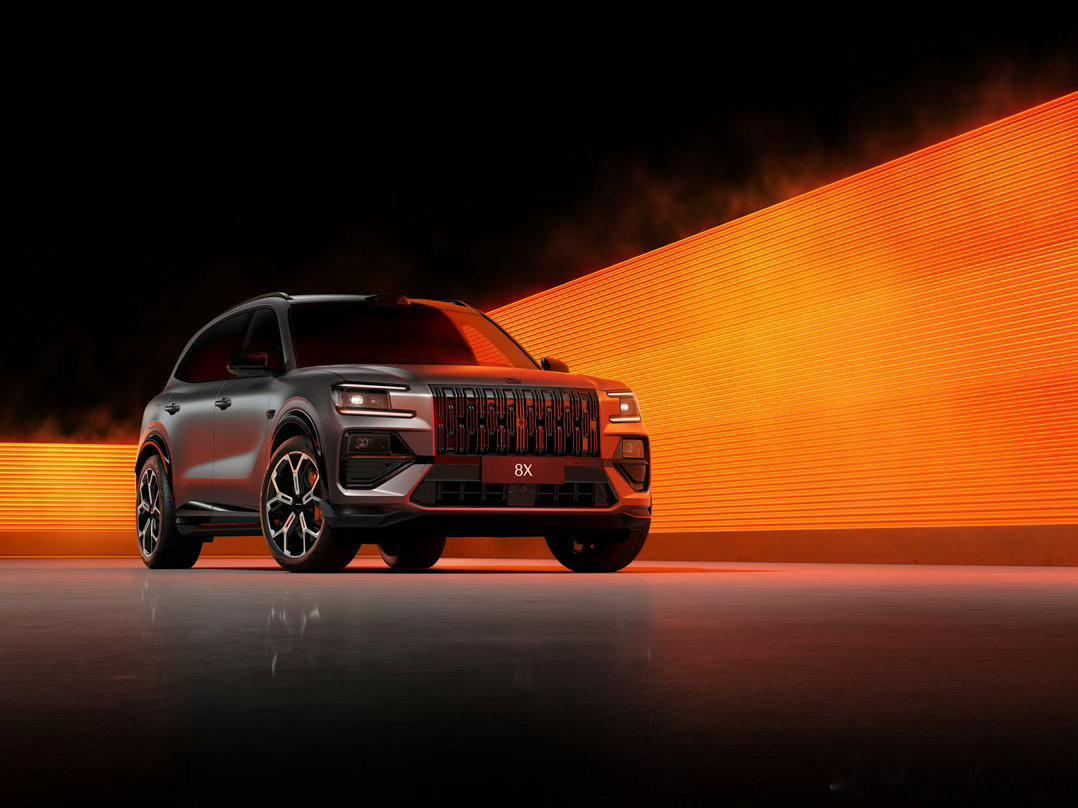 不儿、我刚看见，这玩意1400匹啊？？？！？3电机，2.0T，70度电池，看完我