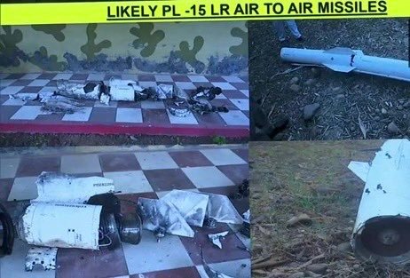 印巴冲突 今天，印度军方展示了 PL-15空对空导弹残骸，巴基斯坦在袭击印度时曾