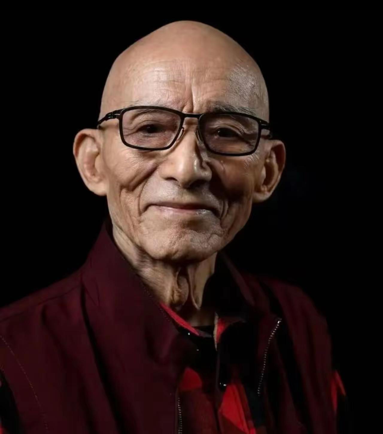一个演了一辈子济公的人，走的时候身上连套房子都没留下——这是不是有点讽刺？
可偏