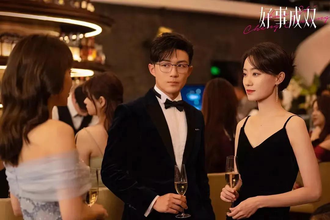 #被好事成双爽到的瞬间#《好事成双》里的林双曾经是大学校园里的学霸，参加工作后，