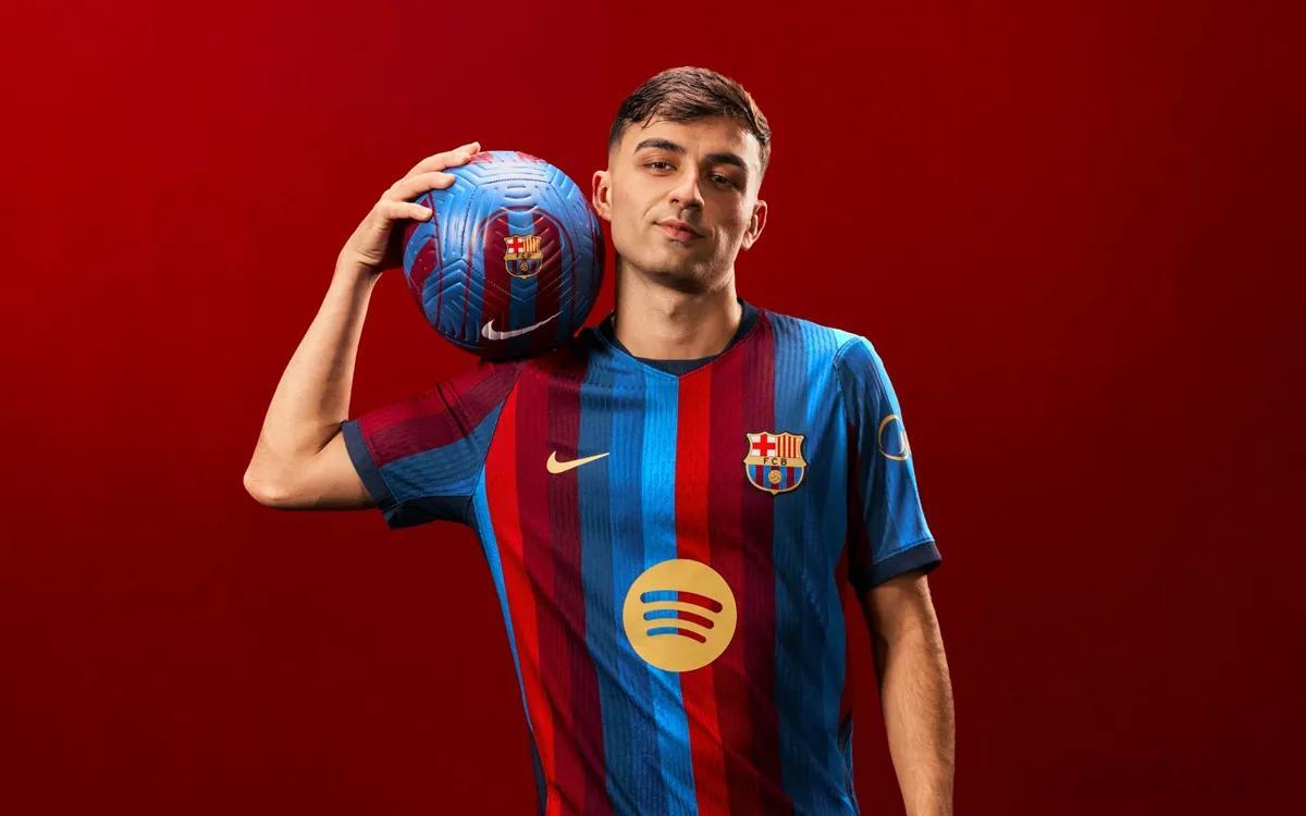 官方：巴塞罗那正式公布2026-27赛季第一球衣。[fcb] 