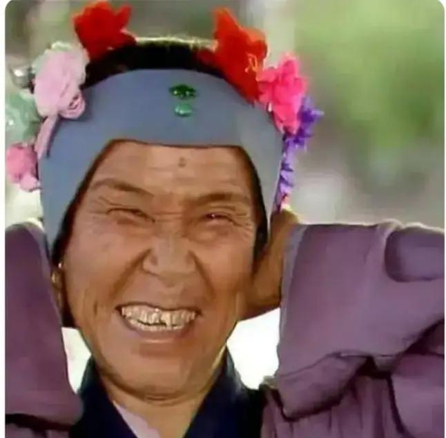 今年87版红楼梦相继离世了三位演员。
沙玉华演的刘姥姥是红楼梦里最真实有温度的一