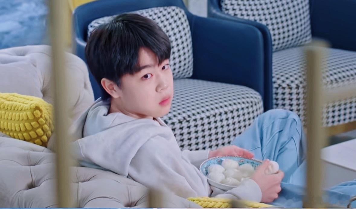 韩昊霖喊话聂曦光大胆追爱 助攻不止在剧中，更在现实里。韩昊霖这份特别的“喊话”，