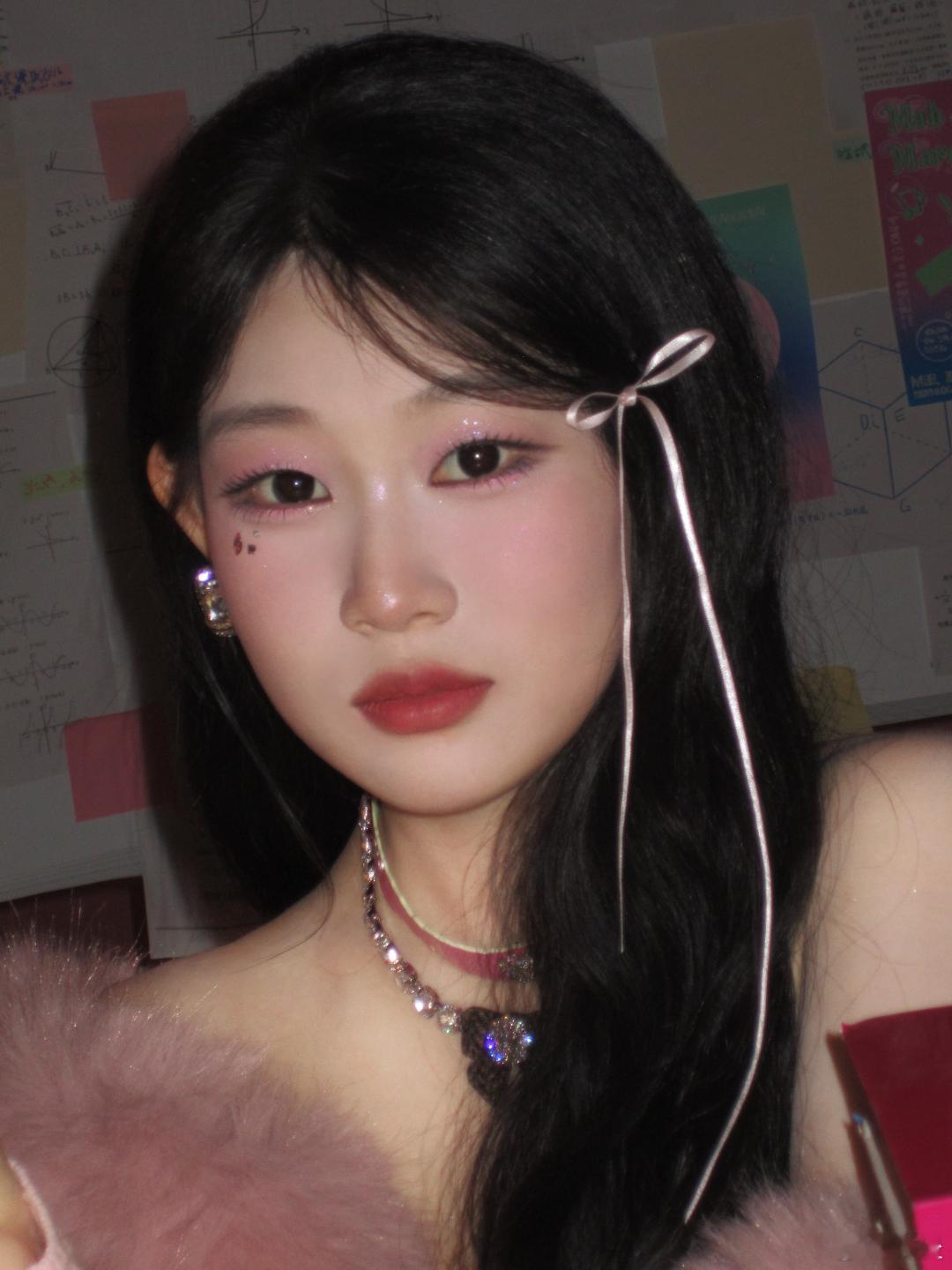 这是Jennie还是沈佳润沈佳润的长相真的越看越喜欢😍，而且选择在韩国出道真的